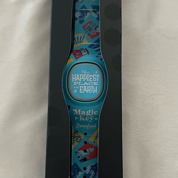 Disney Jewelry - Disneyland Magic Key Magic Band